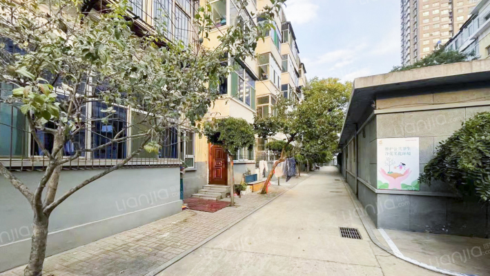 制药公司宿舍外景图