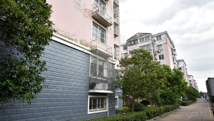 园中园小区外景图