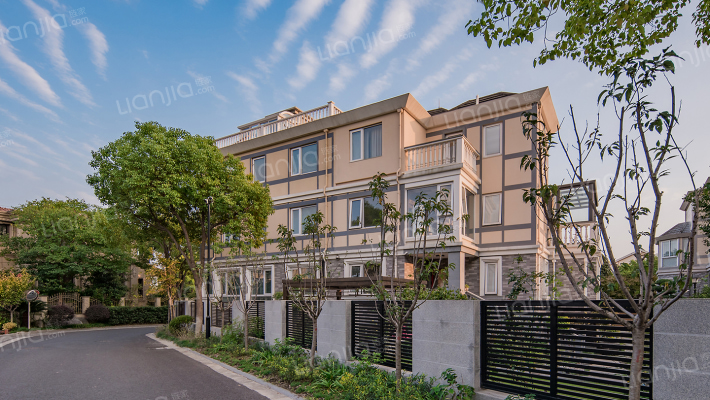 东郊庄园外景图