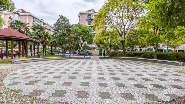 平南三四村外景图