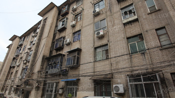 三官庙北拐街外景图