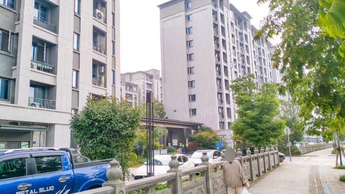 万科朝起云山外景图