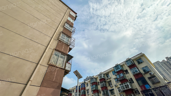 建工集团装饰公司家属楼外景图