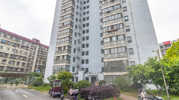 铁安苑小区外景图