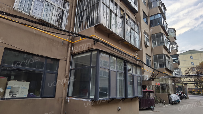 一中宿舍外景图