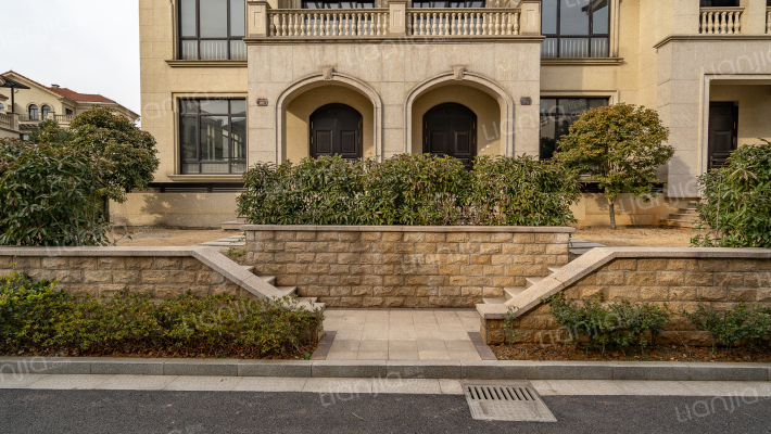 溪山南园外景图