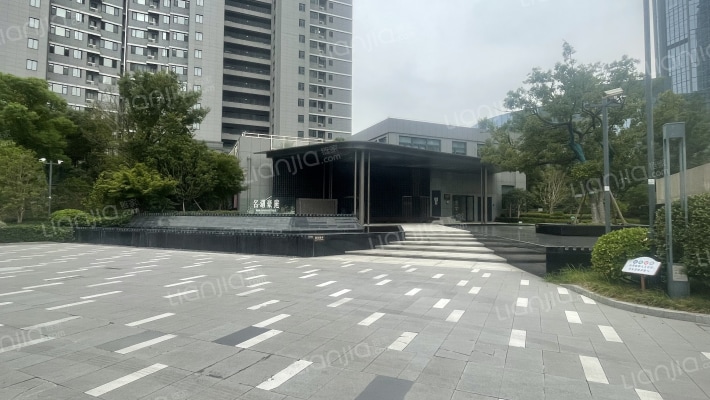 名湖豪庭外景图