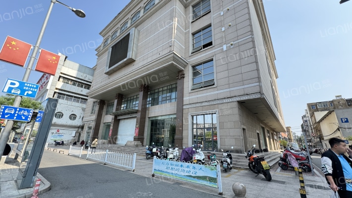 财富大厦外景图