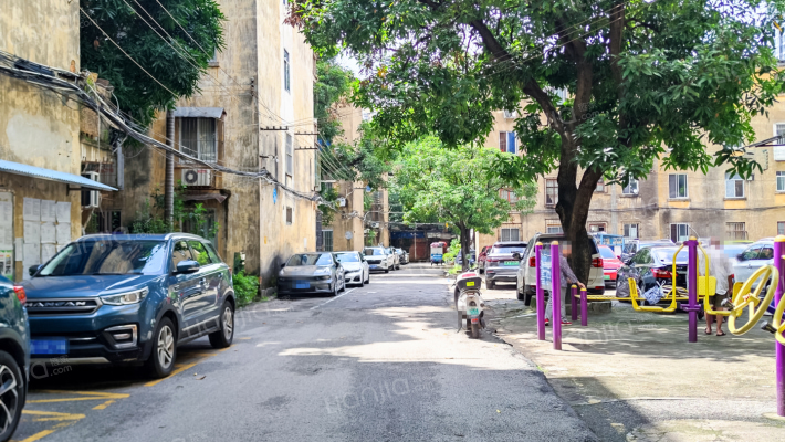 广西工业建筑设计研究院住宅大院外景图