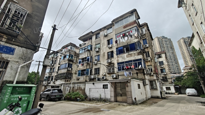 新达新村外景图