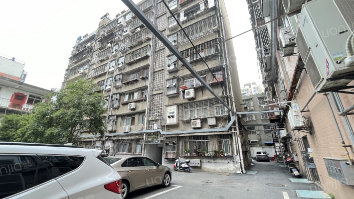 庞公供销社家属院外景图