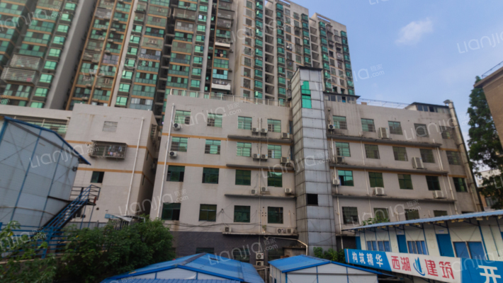 东风服装有限公司宿舍外景图