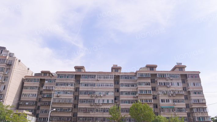 英雄山路外景图