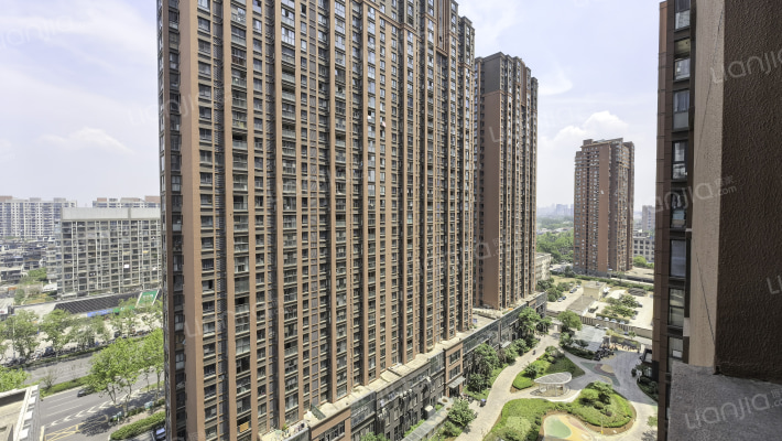 万江共和新城红公馆外景图