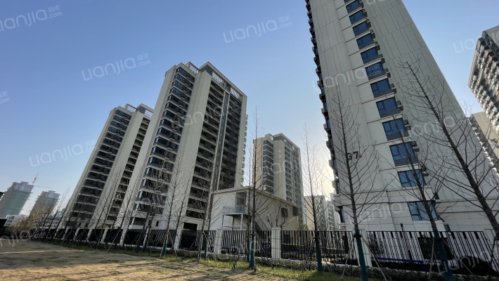 阅庐春晓外景图