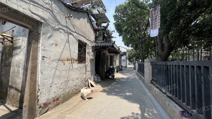 贵门街外景图