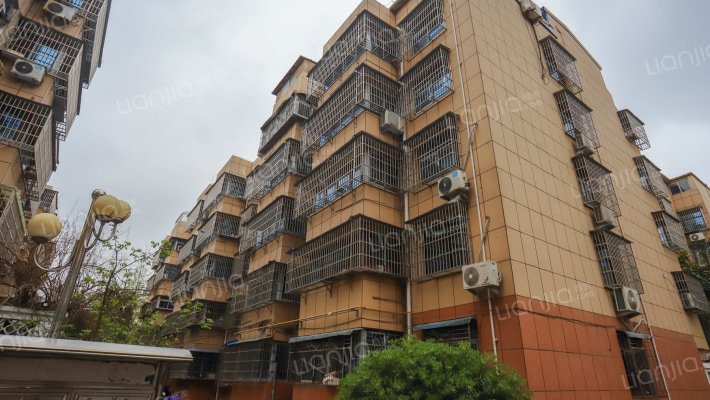 市建委住宅小区外景图