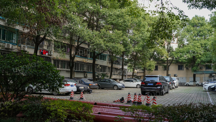 省高速公路管理局宿舍外景图