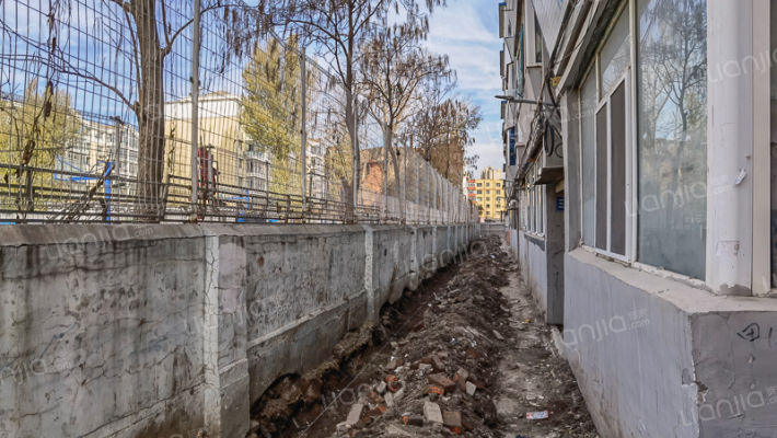 区教师局宿舍外景图