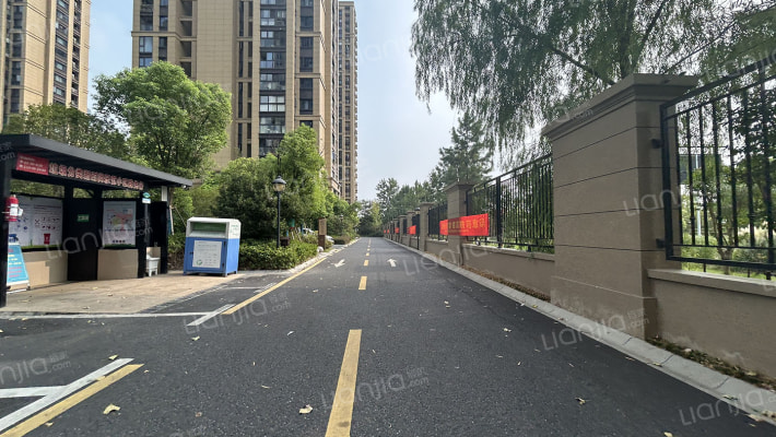 观潮华庭外景图