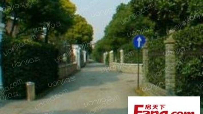 奔驰别墅外景图