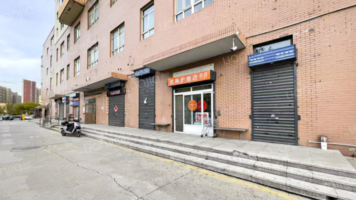 南寒商住楼外景图