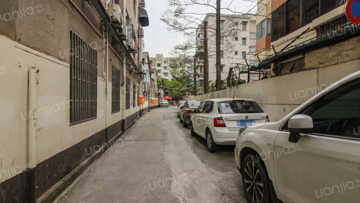 场中公寓外景图