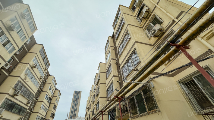 锦绣苑小区外景图