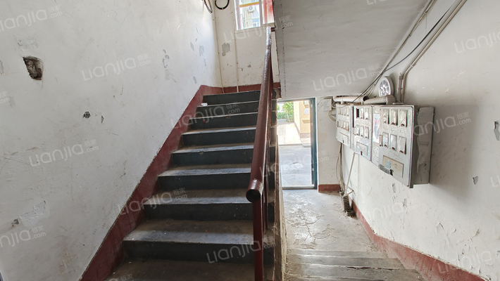 市政工程公司宿舍外景图