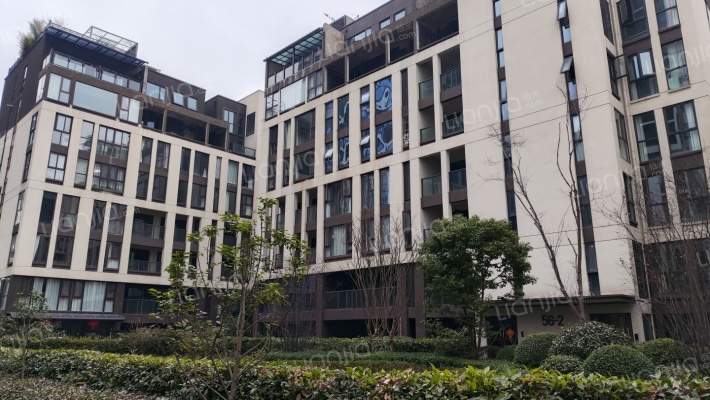 花样年智荟城外景图