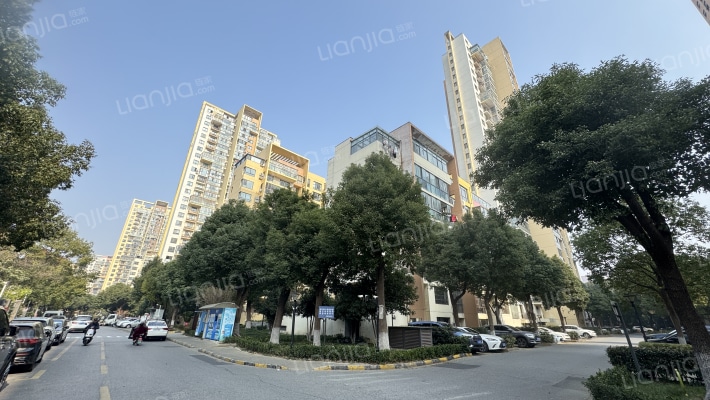 顺驰凤凰花园外景图