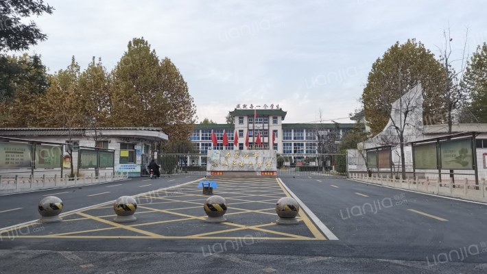 政府集资楼外景图