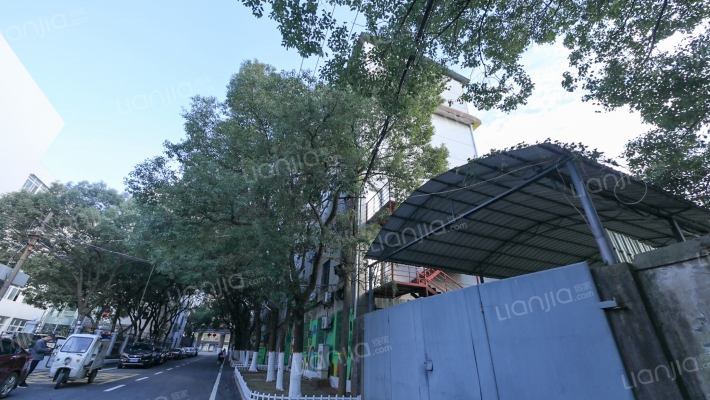 江西省医药学校外景图