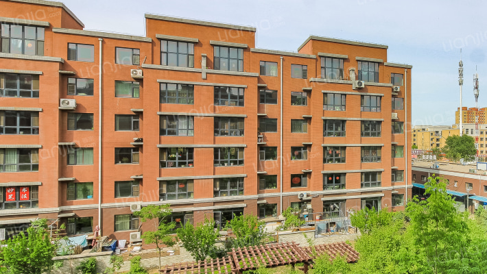 万龙北斗星城C区外景图