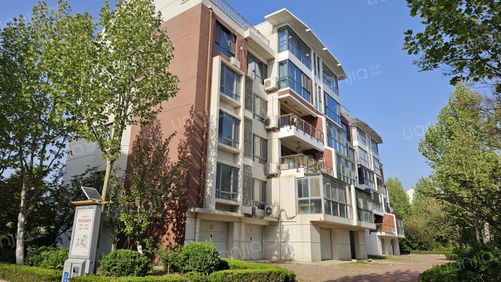 凤栖湾小区外景图