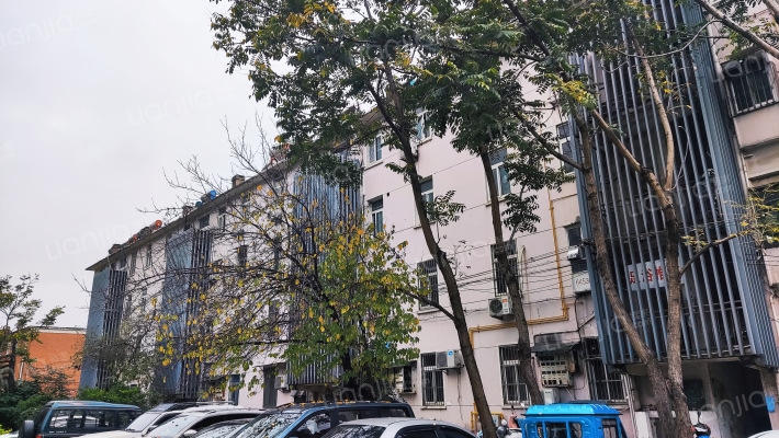 牛奶厂宿舍外景图