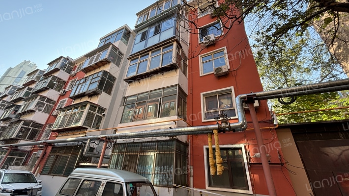 商业银行宿舍外景图