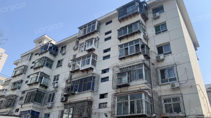 投资公司宿舍外景图