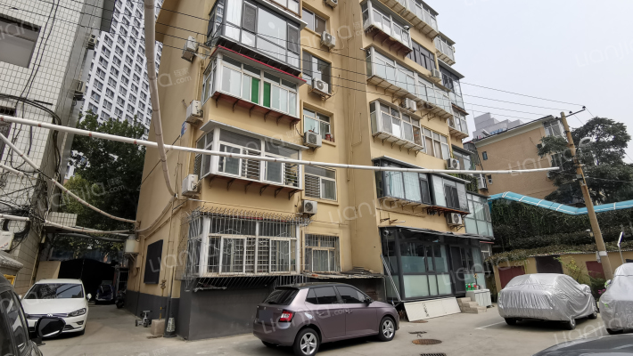 范西路市城管局宿舍外景图