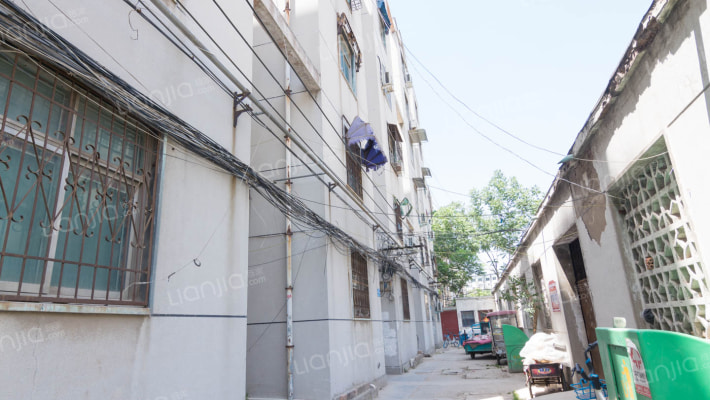 西郊乡政府家属院外景图