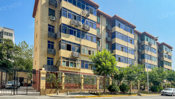 延炼家属院外景图