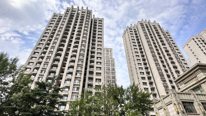 洪山名郡外景图