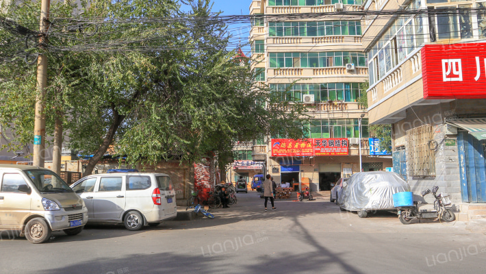 金盛物资家属院外景图