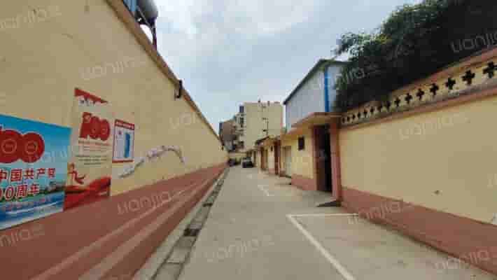 邮政家属楼外景图