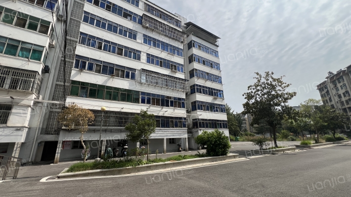 建行宿舍外景图