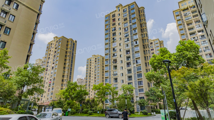 邵余华庭外景图