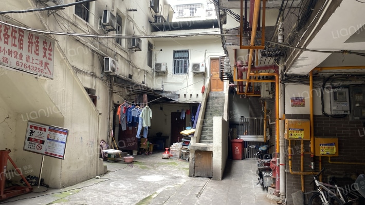 万年路74号外景图