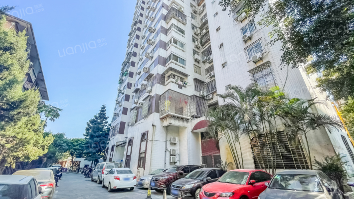 华盛大厦外景图