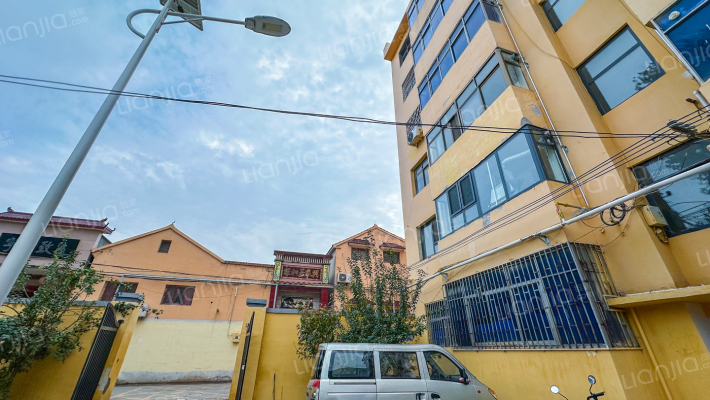 建委家属院外景图