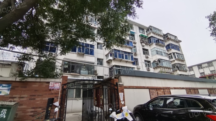 体育场宿舍外景图